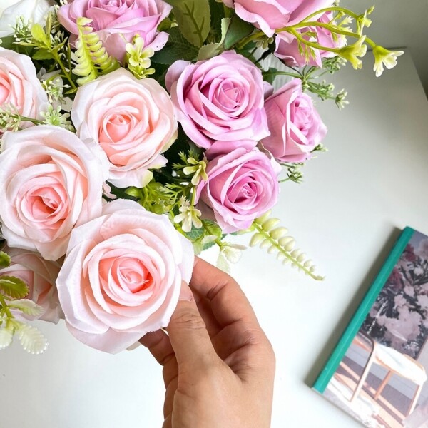 싱그러운 집,하젤 장미 꽃다발 - 풍성한 꽃송이 매장 홈인테리어 조화 장식 선물용